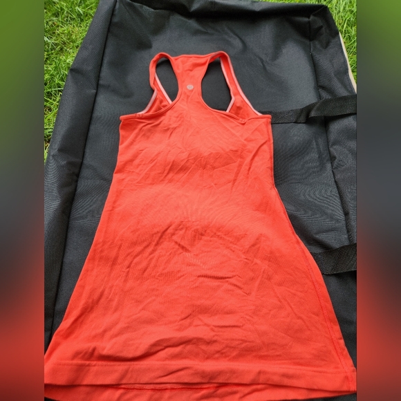 Lululemon red size 6 racerback tank top - Picture 2 of 2
